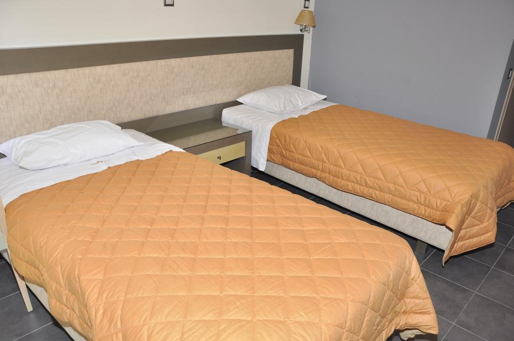 Philoxenia Hotel Thebes Kamer foto